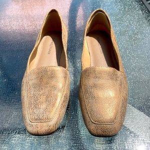 Donald J. Pliner metallic rose gold loafers. NWOT